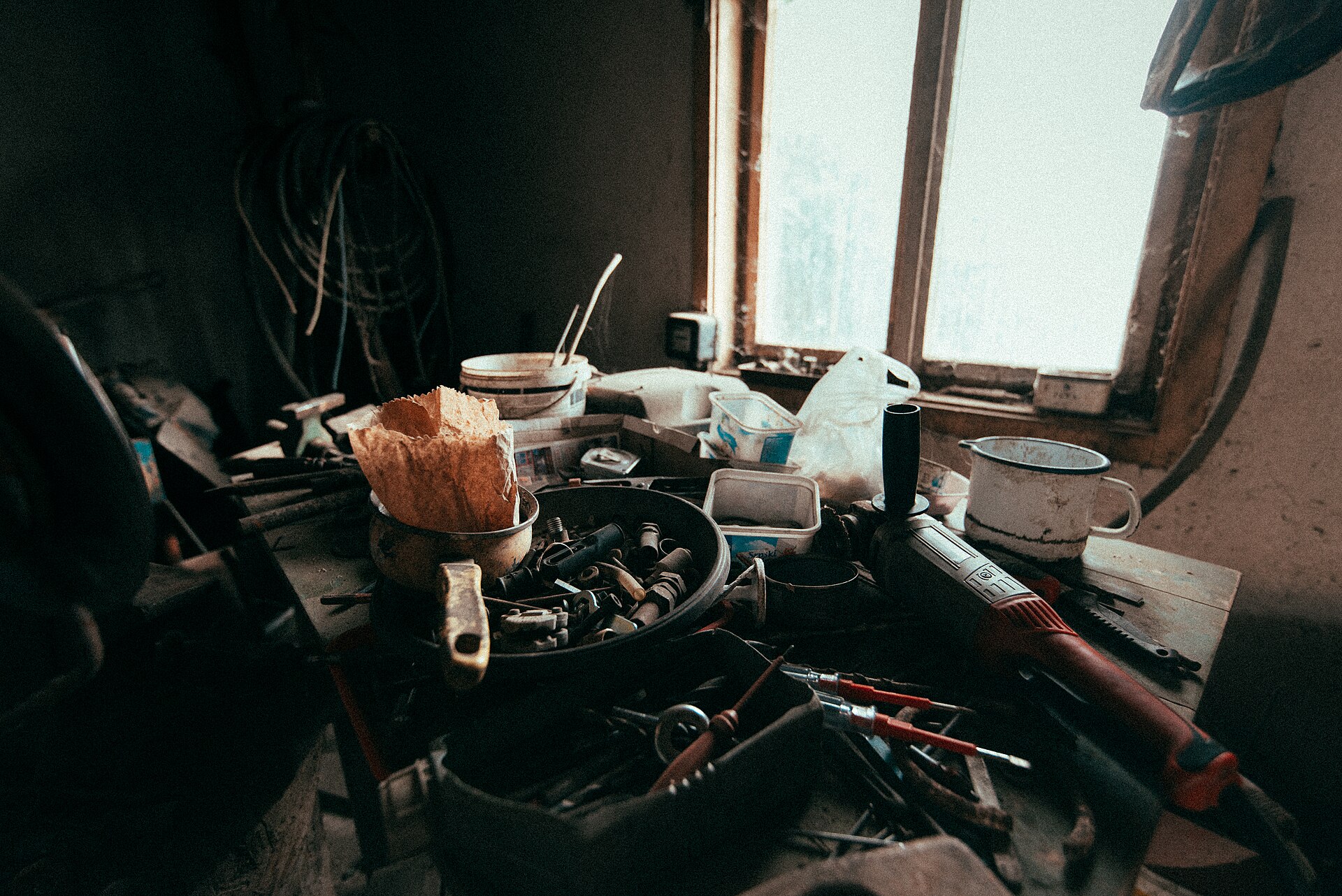 Licensed source image for the Busy background case